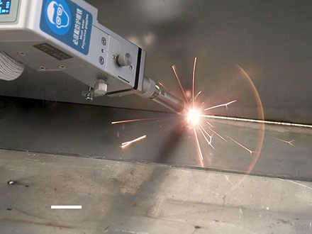 1687760333128324.jpg 手持式光纤焊接机2.jpg